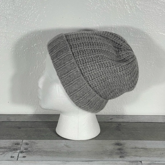 PORTOLANO Women’s Ribbed Cashmere Knit Beanie - light Grey (O/S) main image 5